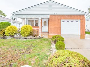 9 Roxton Pl, Toms River, NJ