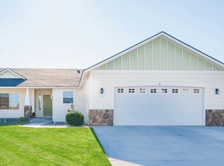 1806 Wallace Ct, West Richland, WA 99353