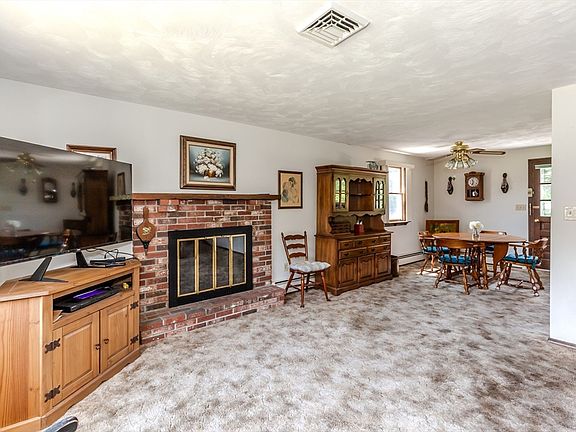 5th image of 21 Evergreen Dr