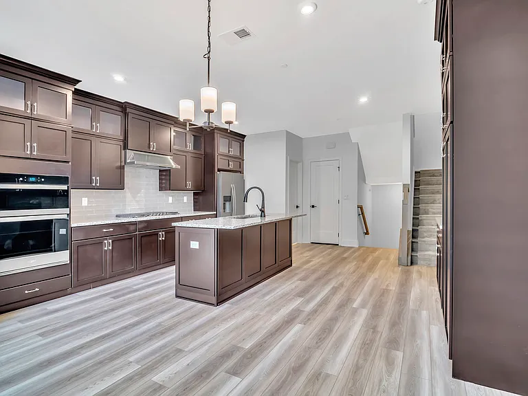 10208 Donatello Dr — Photo 7