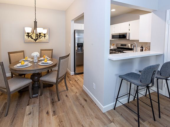5th image of 23633 Del Monte Dr Unit 271