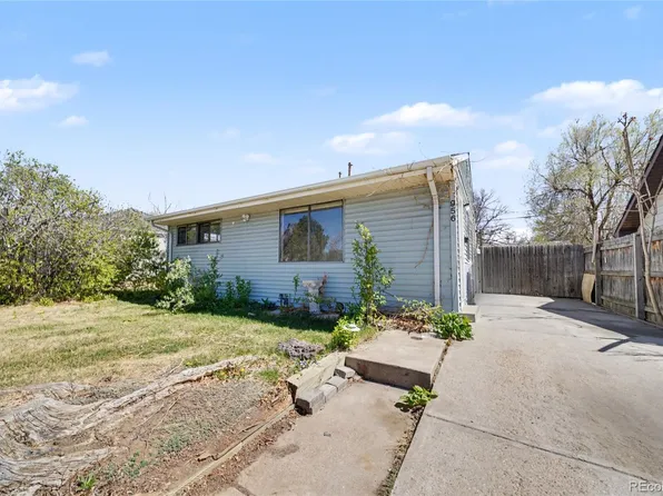 956 Macon St, Aurora, CO 80010