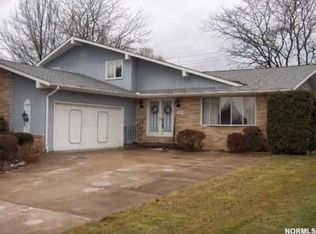 7298 Rita Dr, Independence, OH 44131