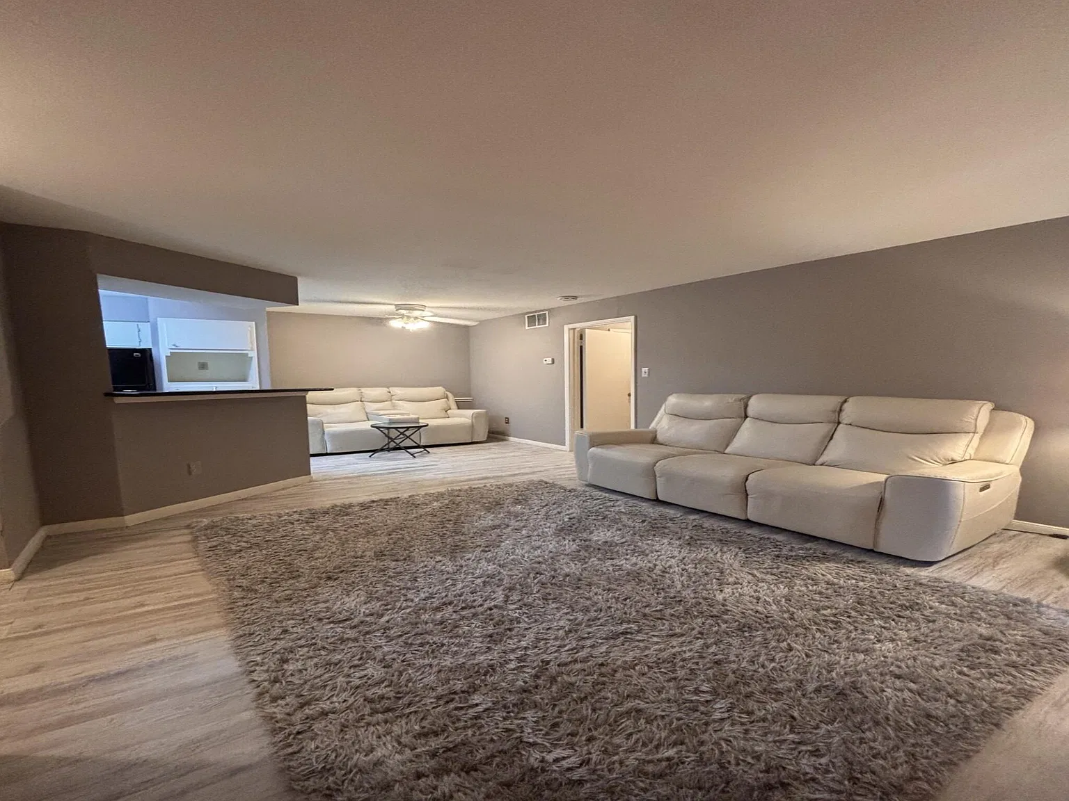 1 bed, 1.0 bath, 664 sqft, $950 — Photo 2