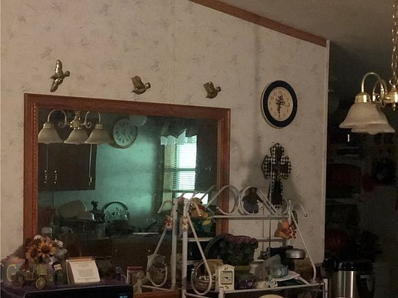 4th image of 15840 Pear Cir