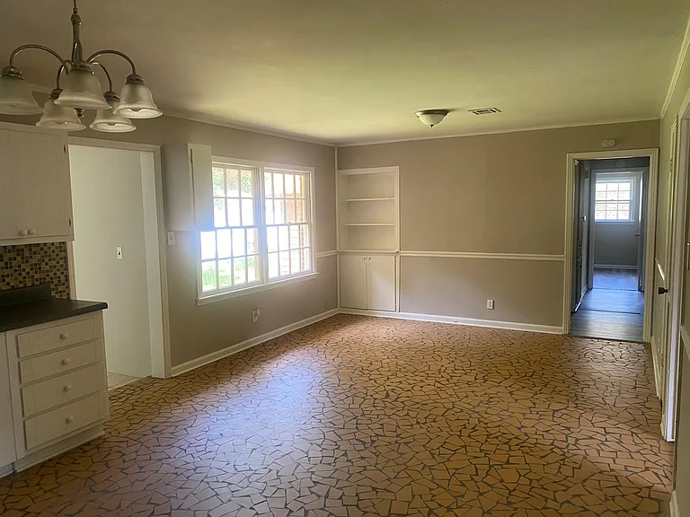 239 Marian Dr — Photo 14