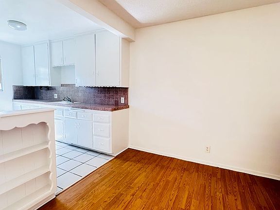 4th image of 917 Centinela Ave APT 2