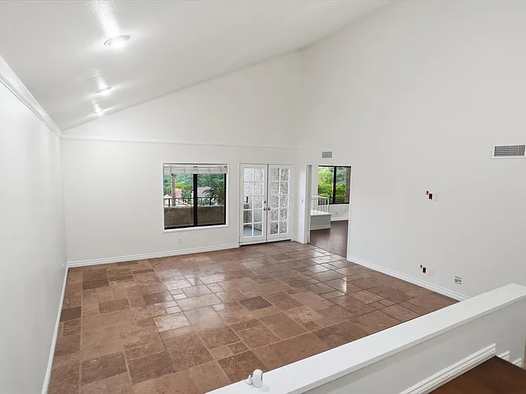 24124 Mentry Dr — Photo 4