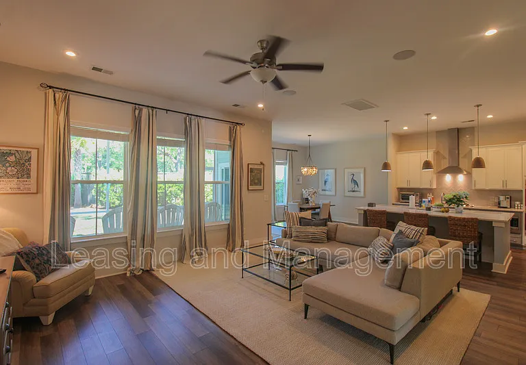 2352 Lantern St — Photo 5