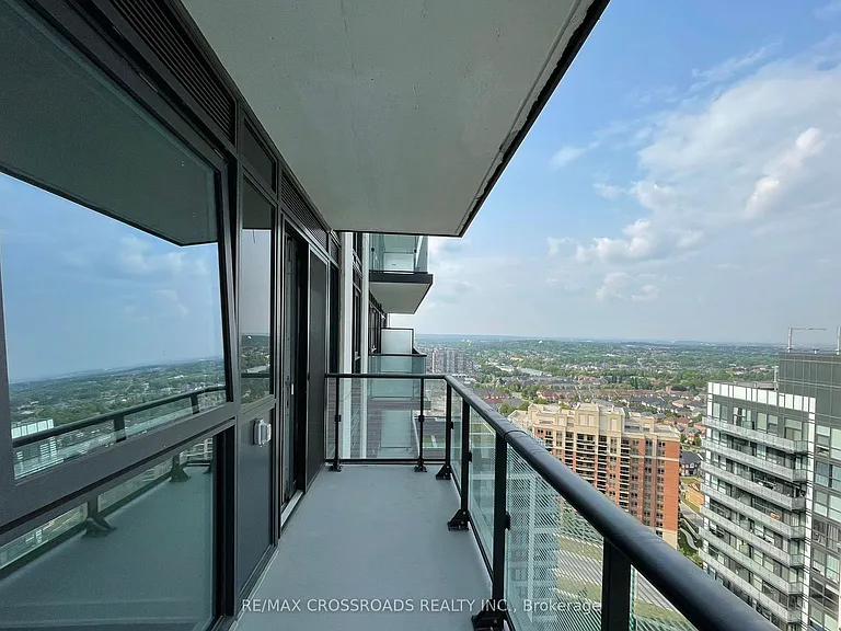 95 Oneida Cres #2306 — Photo 7