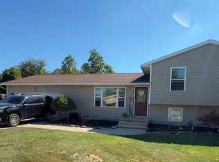 633 E Stevenson St, Gibsonburg, OH 43431