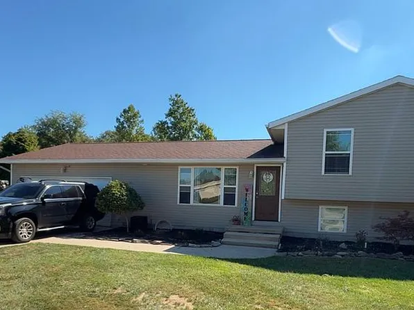 633 E Stevenson St, Gibsonburg, OH 43431