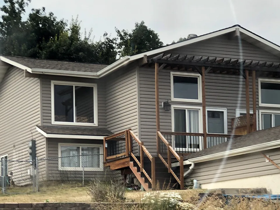 2227 W Foothills Dr