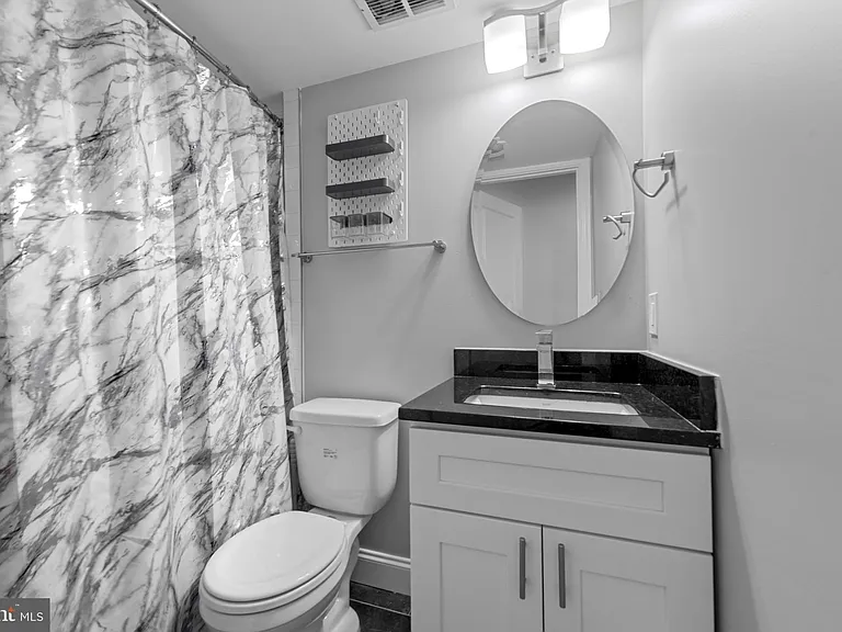 902 N Milton Ave — Photo 23