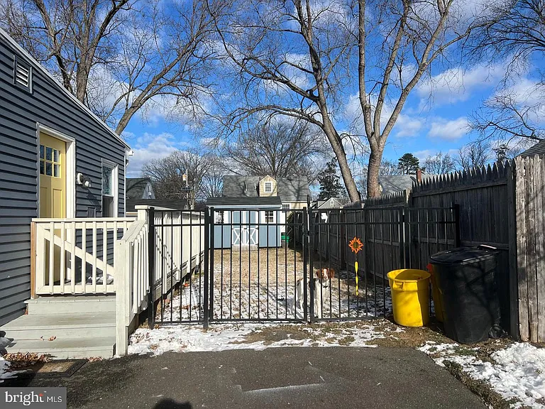 215 W Gloucester Pike — Photo 2