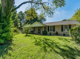 306 Sheriff Dr, Clarksville, TN 37042