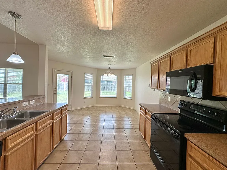 3709 Salt Fork Dr — Photo 9