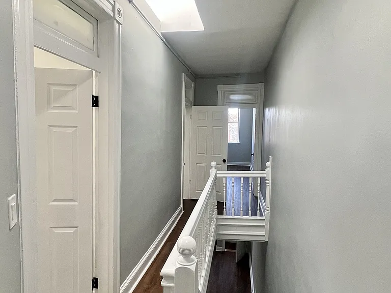 440 N Luzerne Ave — Photo 30