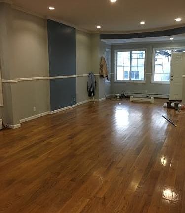 4th image of 4300 Carpenter Ave
