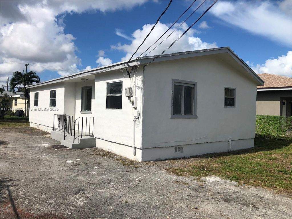 1970 NW 153rd St, Miami Gardens FL - Owner Finance Home