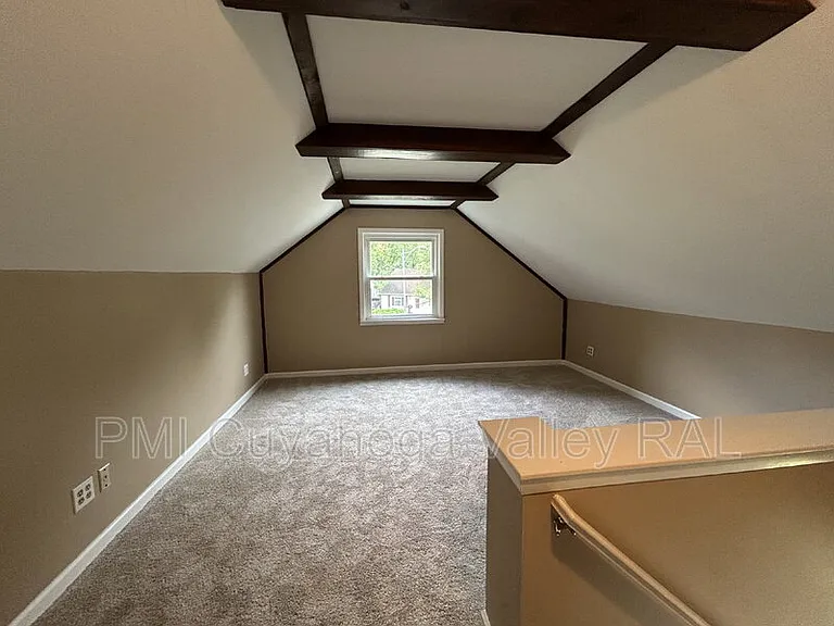 2364 Suncrest Dr — Photo 9