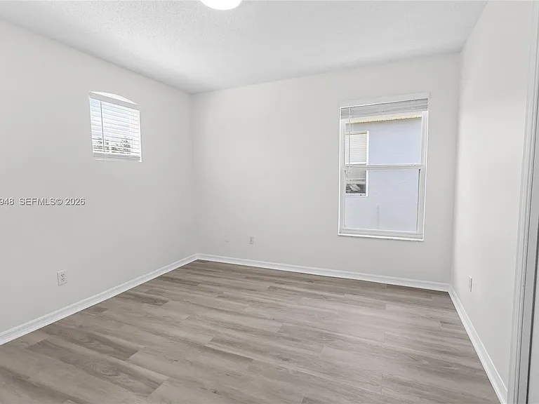 434 Castlemain Cir — Photo 28