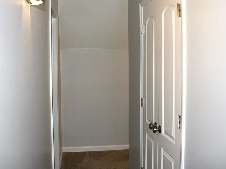 1010 Eastshore Cir — Photo 13