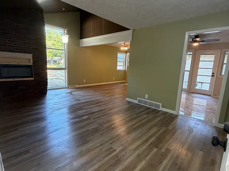 12238 Blazey Trl — Photo 9