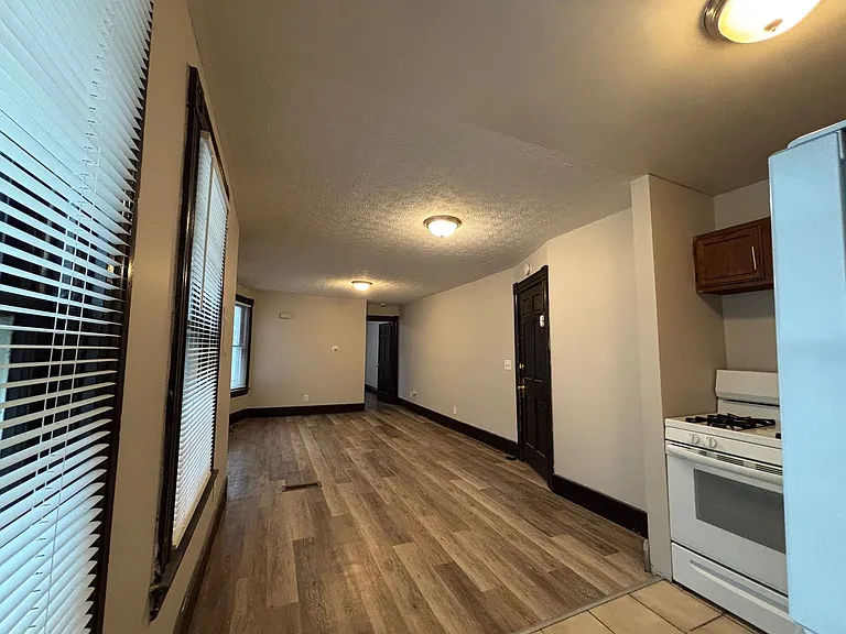 465 Meigs St — Photo 7