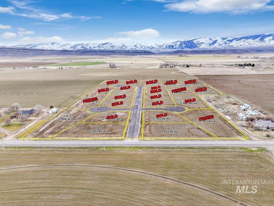 3 Pioneer Pl, Oakley, ID 83346