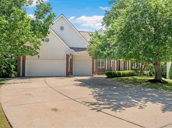 22918 NW Ashford Ct, Blue Springs, MO 64015