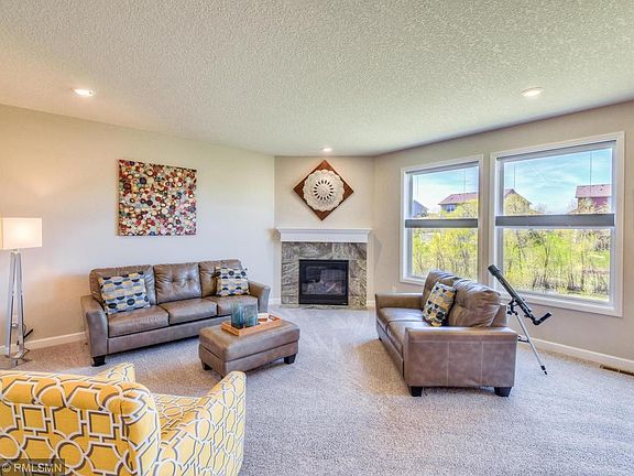 7233 Marquette Ave NE Otsego-005-10-Living Room-MLS_Size.jpg