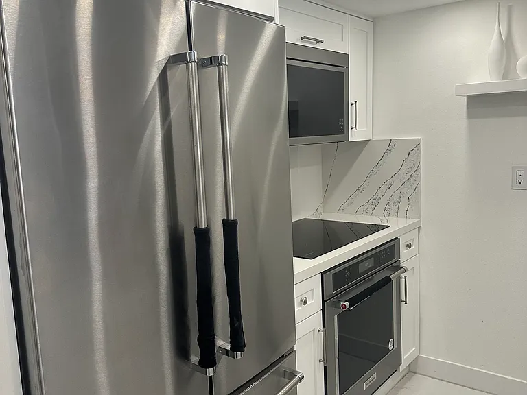 1717 N Bayshore Dr #1146 — Photo 9