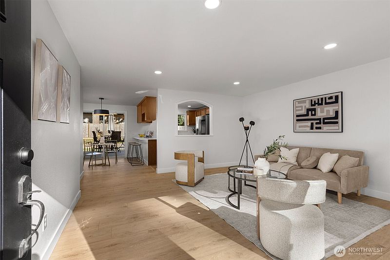 4th image of 33614 35th Avenue SW