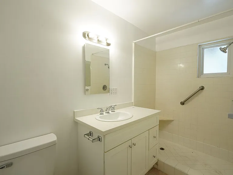 220 Lilac Ct — Photo 33