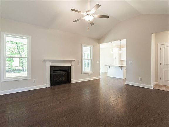 3rd image of 104 White Ash Ln