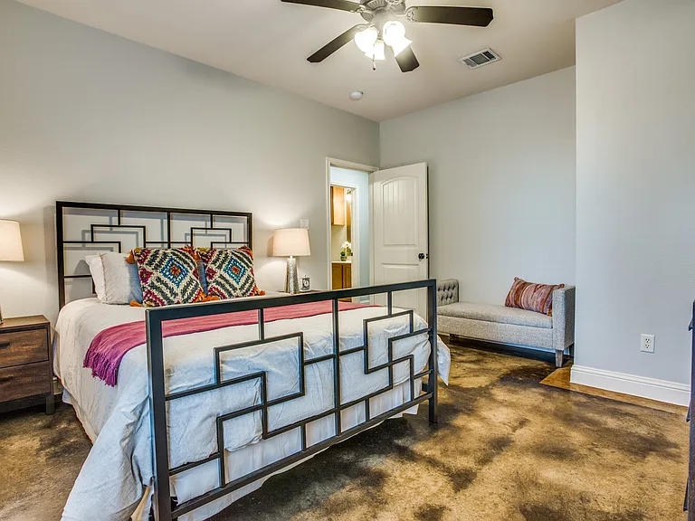 Walking distance to TCU! Cute 4-bedroom home. Bedroom 4 -- perfect for bed, nightstand, and desk.