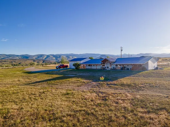 8 Orchard Hill Rd, Lander, WY 82520