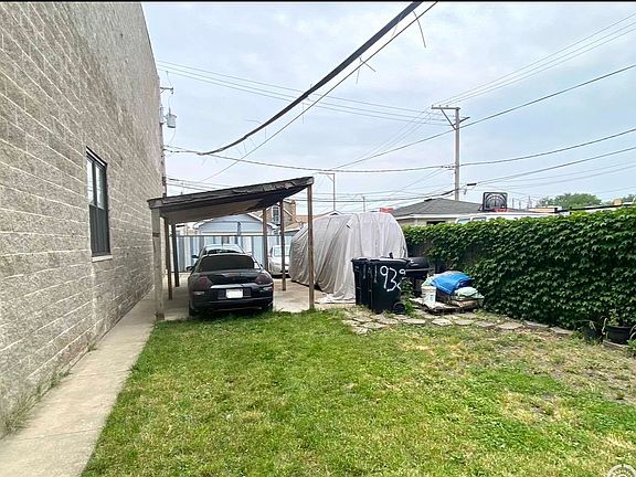 4th image of 1932 N Leclaire Ave