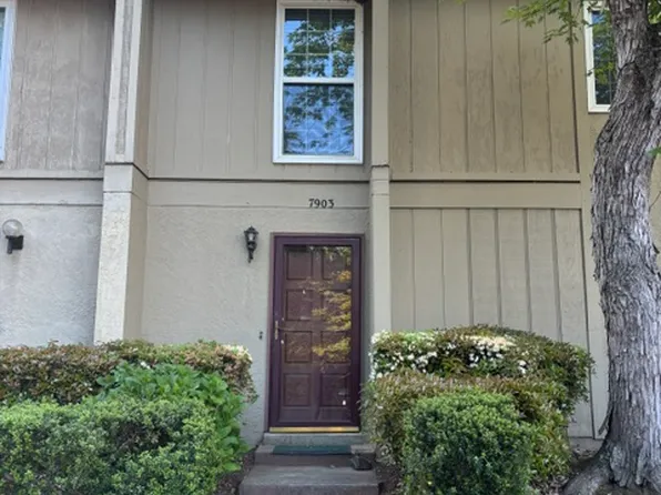 7903 Charter Oak Ln, Charlotte, NC 28226