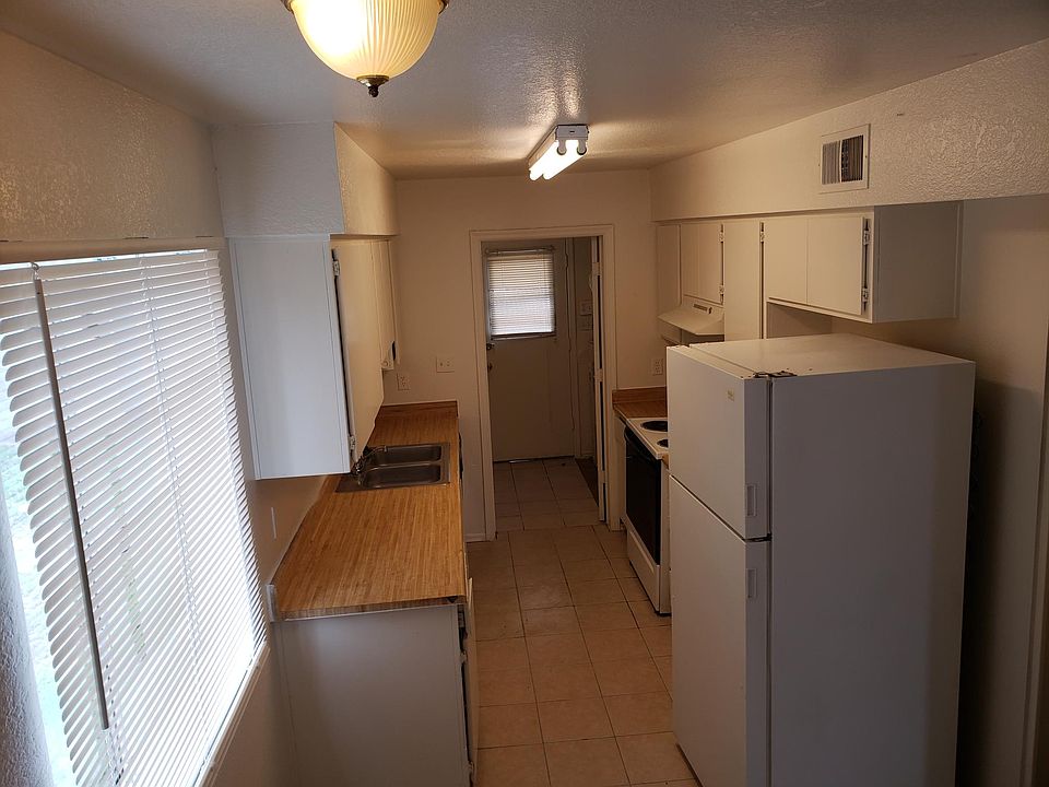 1st image of 136 W 9th Pl #8