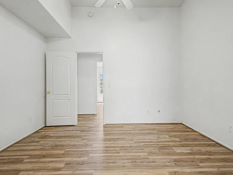 4649 E Augusta Ave — Photo 25