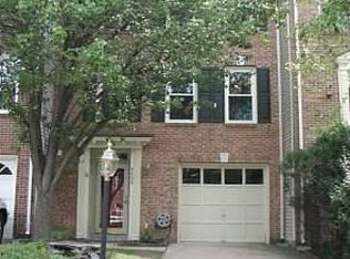 2025 Meadow Springs Dr, Vienna, VA 22182