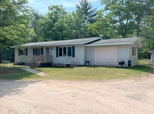 4068 Orchard Rd, Cheboygan, MI 49721