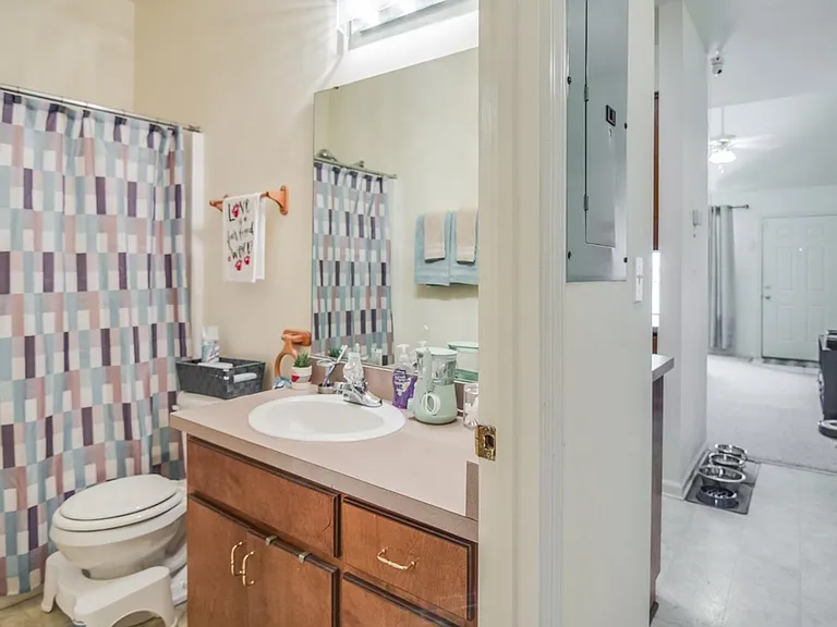 1816 Seay Ct — Photo 9