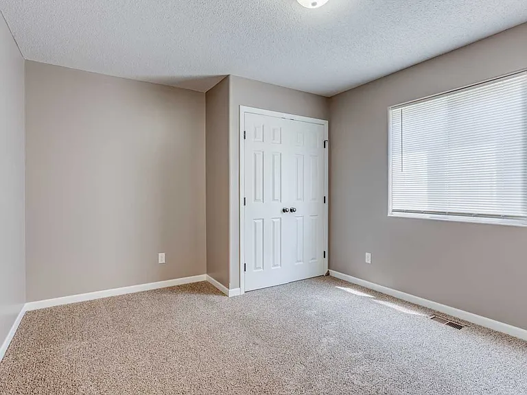 1054 E Karla Ct — Photo 18