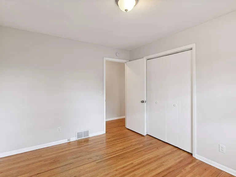 2237 Hampshire Ave S — Photo 14