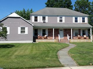 1 Darien Dr, West Long Branch, NJ