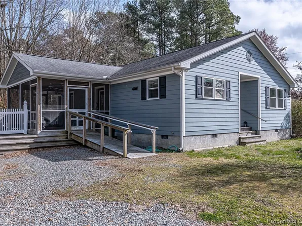 36 Kellum Ave, Deltaville, VA 23043