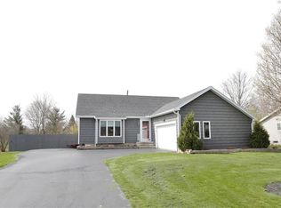 19 Kuhn Rd, Rochester, NY 14612